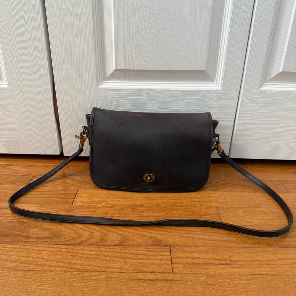 Vintage Coach 1970s Turn Lock Crossbody Brown Leather Bag - Picture 2 of 8